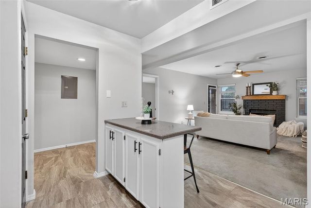 2331 Kratky Road E, St Louis, MO 63114