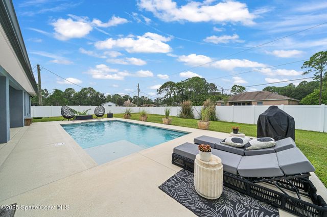 2598 Quinlin Avenue SE, Palm Bay, FL 32909