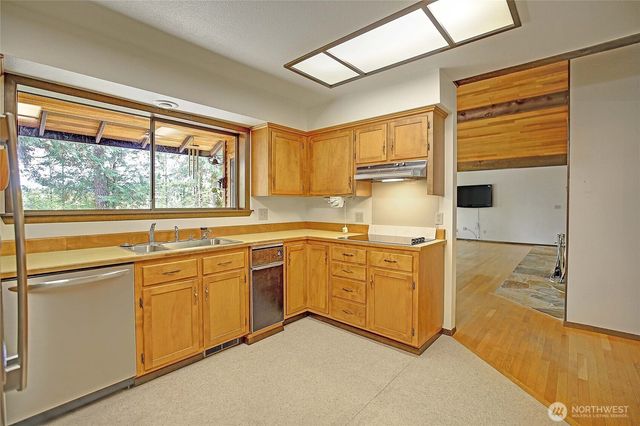 45249 North Brooks Road, Concrete, WA 98327