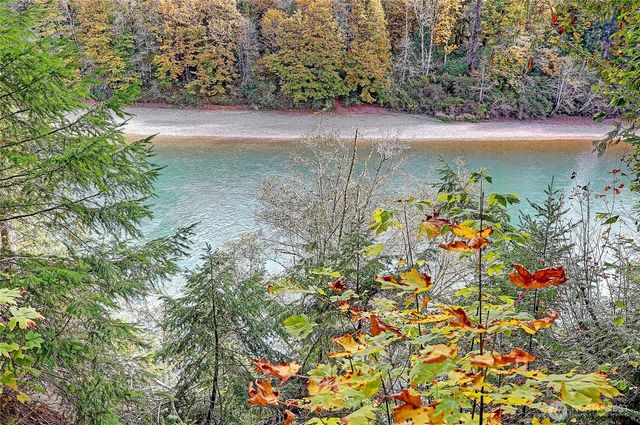 45249 North Brooks Road, Concrete, WA 98327