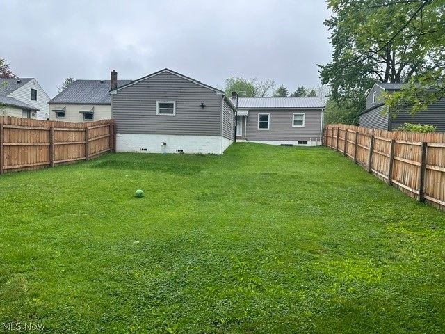 438 10th Street, Struthers, OH 44471