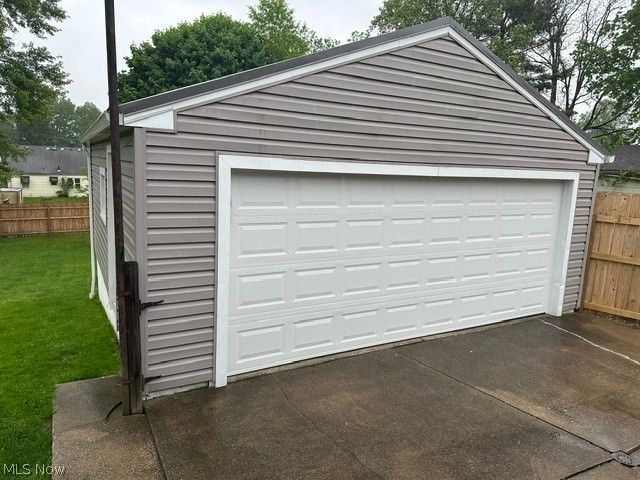 438 10th Street, Struthers, OH 44471