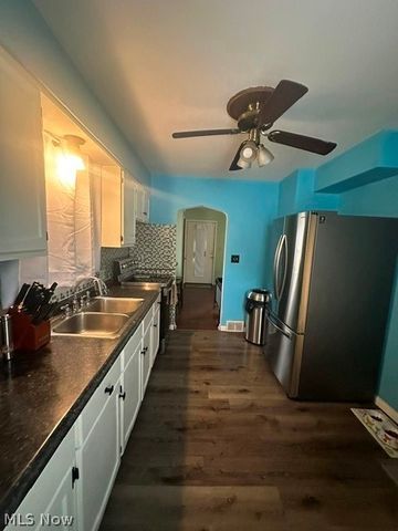 438 10th Street, Struthers, OH 44471