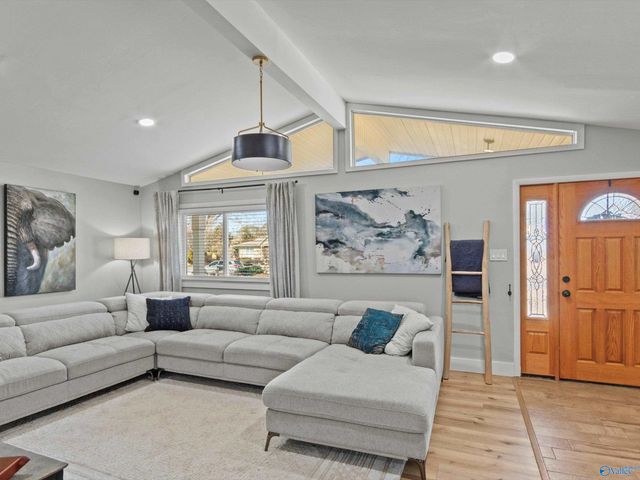 1008 SE Mira Vista Drive SE, Huntsville, AL 35802