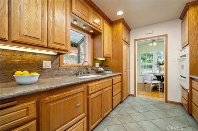 695 N Laurel Avenue, Upland, CA 91786