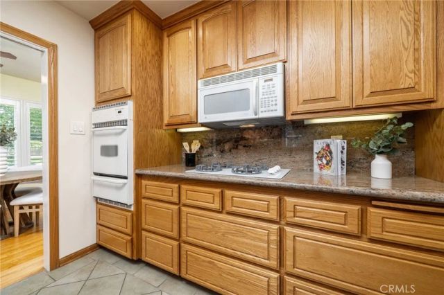695 N Laurel Avenue, Upland, CA 91786