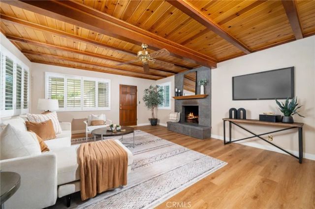 695 N Laurel Avenue, Upland, CA 91786