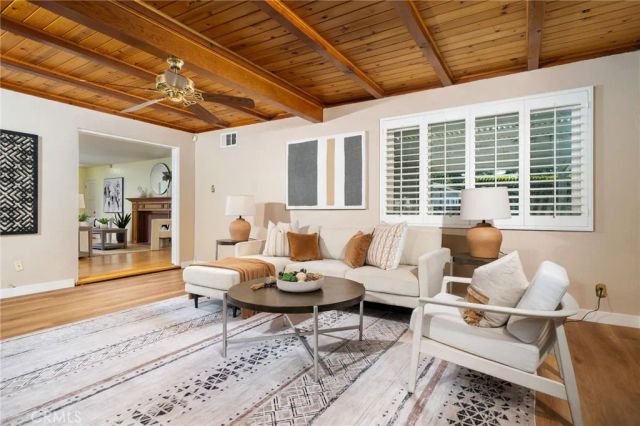 695 N Laurel Avenue, Upland, CA 91786