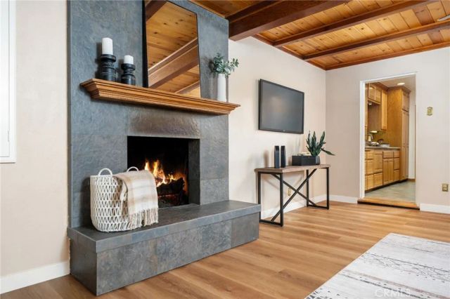 695 N Laurel Avenue, Upland, CA 91786