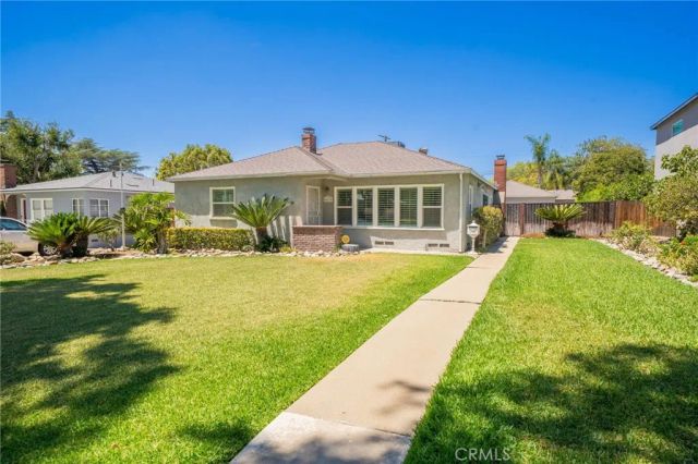 695 N Laurel Avenue, Upland, CA 91786