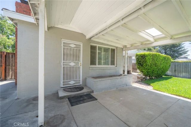 695 N Laurel Avenue, Upland, CA 91786
