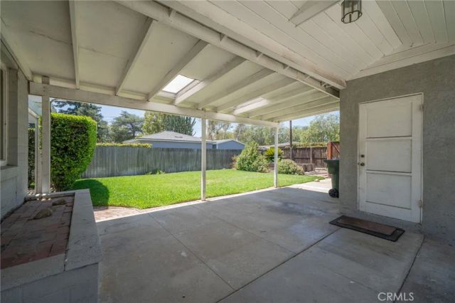 695 N Laurel Avenue, Upland, CA 91786