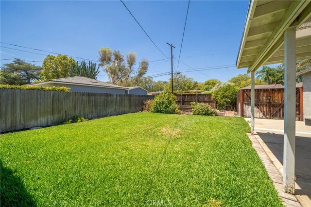 695 N Laurel Avenue, Upland, CA 91786