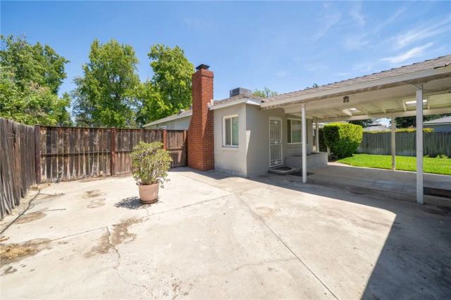 695 N Laurel Avenue, Upland, CA 91786