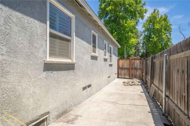 695 N Laurel Avenue, Upland, CA 91786