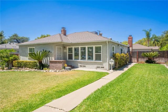 695 N Laurel Avenue, Upland, CA 91786