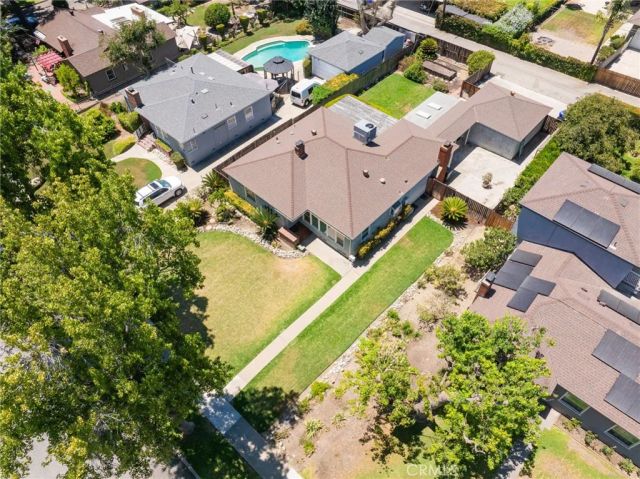 695 N Laurel Avenue, Upland, CA 91786