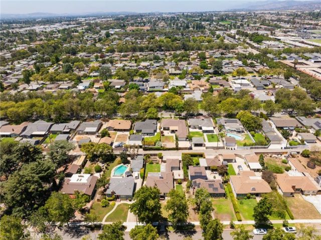 695 N Laurel Avenue, Upland, CA 91786