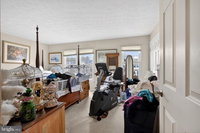 7 GALLOWAY CT E, Newark, DE 19711