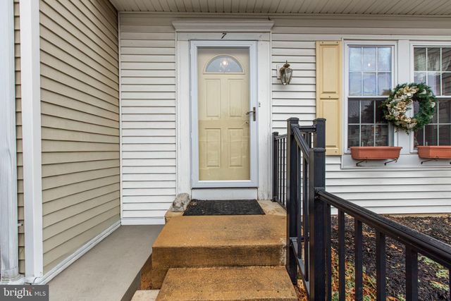 7 GALLOWAY CT E, Newark, DE 19711