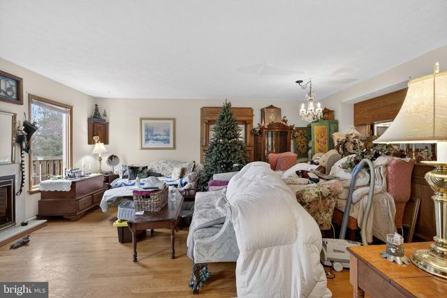 7 GALLOWAY CT E, Newark, DE 19711