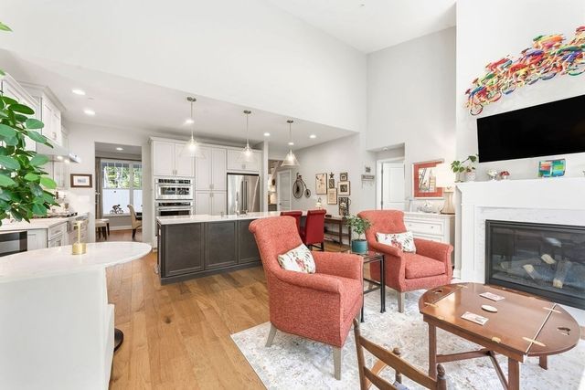 12 Plimpton Farm Rd 12, Millis, MA 02054