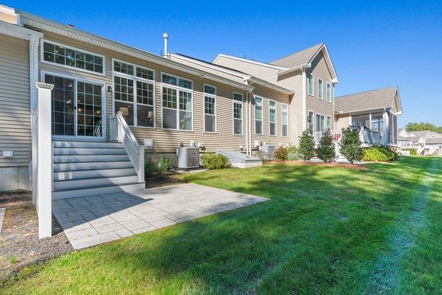 12 Plimpton Farm Rd 12, Millis, MA 02054
