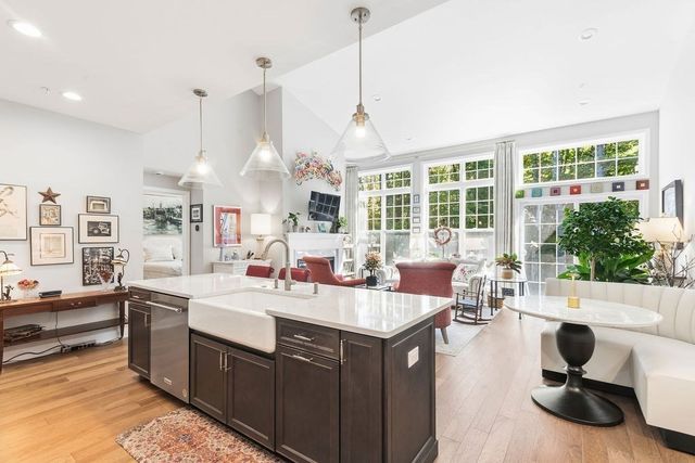 12 Plimpton Farm Rd 12, Millis, MA 02054