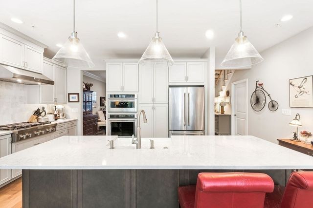 12 Plimpton Farm Rd 12, Millis, MA 02054