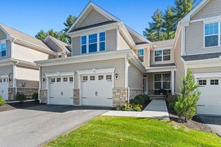 12 Plimpton Farm Rd 12, Millis, MA 02054