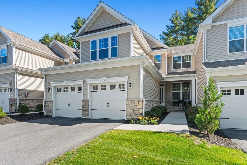 12 Plimpton Farm Rd 12, Millis, MA 02054