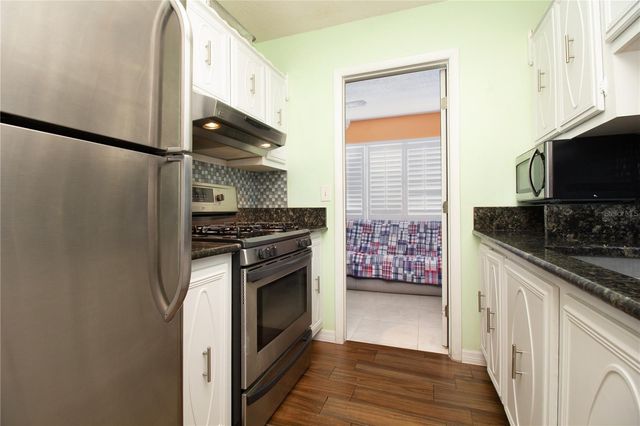 5267 81ST STREET N 21, St Petersburg, FL 33709