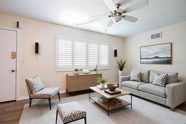 5267 81ST STREET N 21, St Petersburg, FL 33709