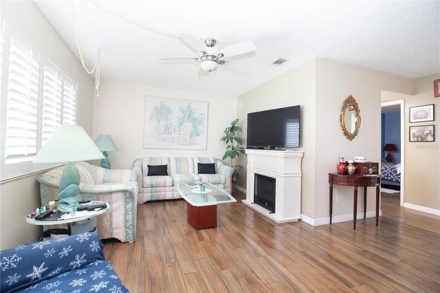5267 81ST STREET N 21, St Petersburg, FL 33709