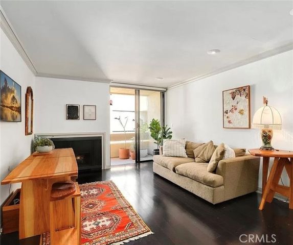 750 N Kings Road 325, West Hollywood, CA 90069