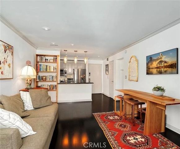 750 N Kings Road 325, West Hollywood, CA 90069