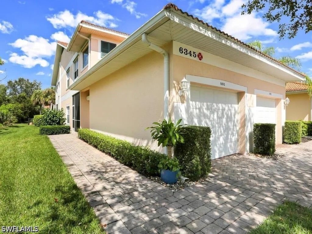 6345 Lexington Court 201, Naples, FL 34110