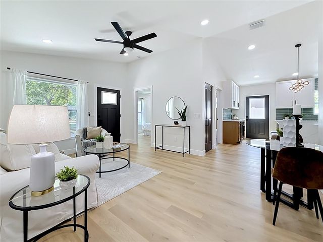 4251 4TH AVENUE N, St Petersburg, FL 33713