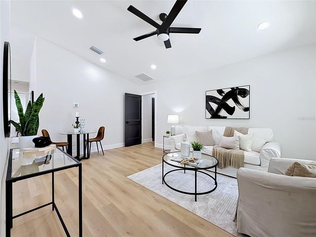 4251 4TH AVENUE N, St Petersburg, FL 33713