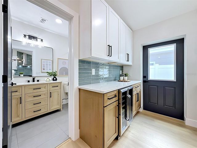 4251 4TH AVENUE N, St Petersburg, FL 33713