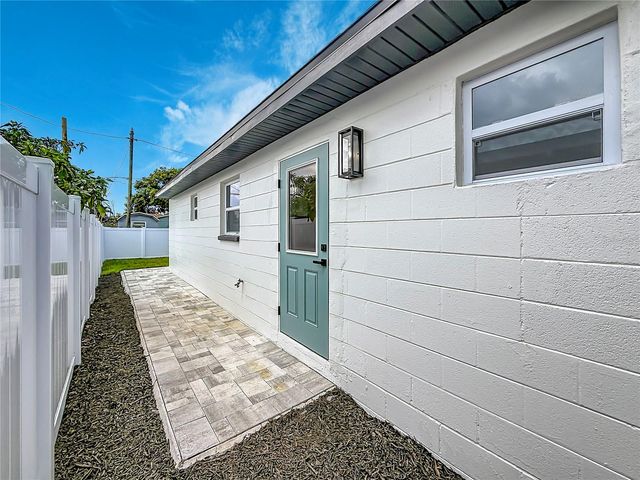 4251 4TH AVENUE N, St Petersburg, FL 33713