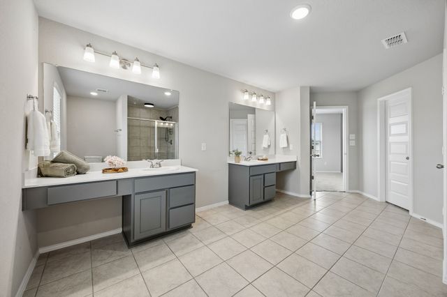 925 Billups Drive, Van Alstyne, TX 75495
