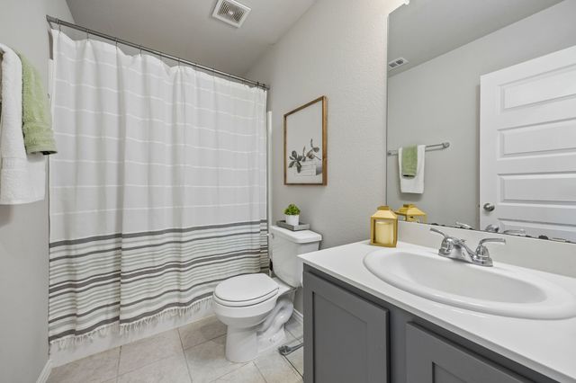 925 Billups Drive, Van Alstyne, TX 75495