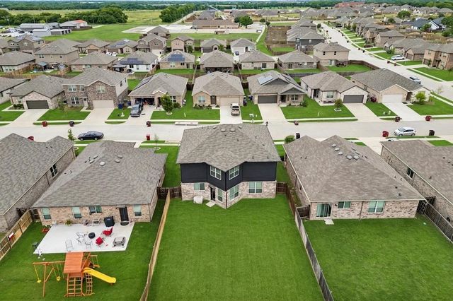 925 Billups Drive, Van Alstyne, TX 75495