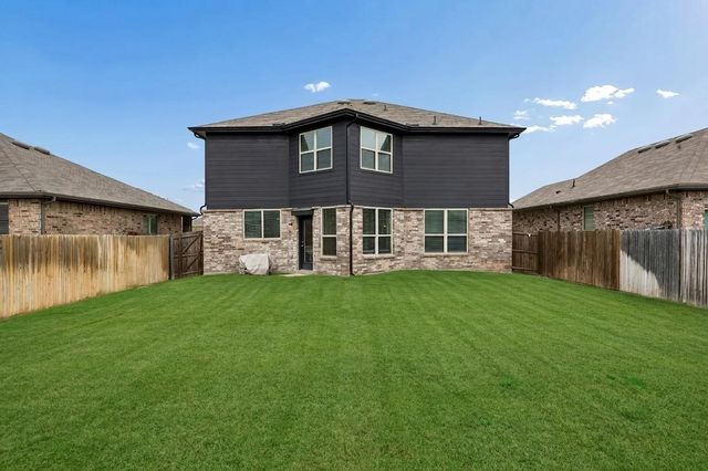 925 Billups Drive, Van Alstyne, TX 75495