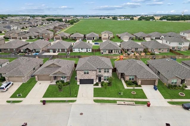 925 Billups Drive, Van Alstyne, TX 75495