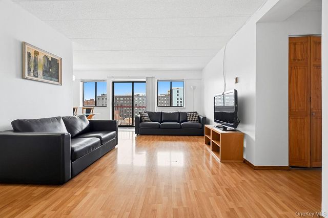 133-36 41st Road 7F, Flushing, NY 11355