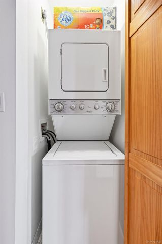 133-36 41st Road 7F, Flushing, NY 11355