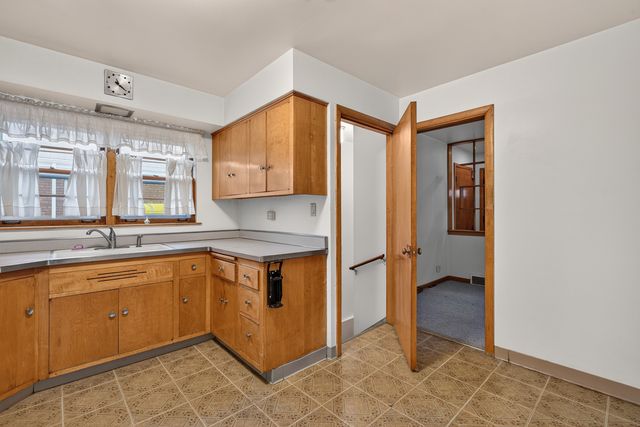 2224 Park Avenue, North Riverside, IL 60546