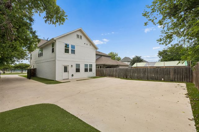 2941 Gordon Avenue, Fort Worth, TX 76110